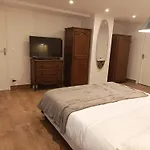 Guest house Iris Garden 3*