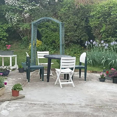 בית הארחה Iris Garden