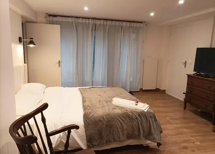 Iris Garden Guest house 3*